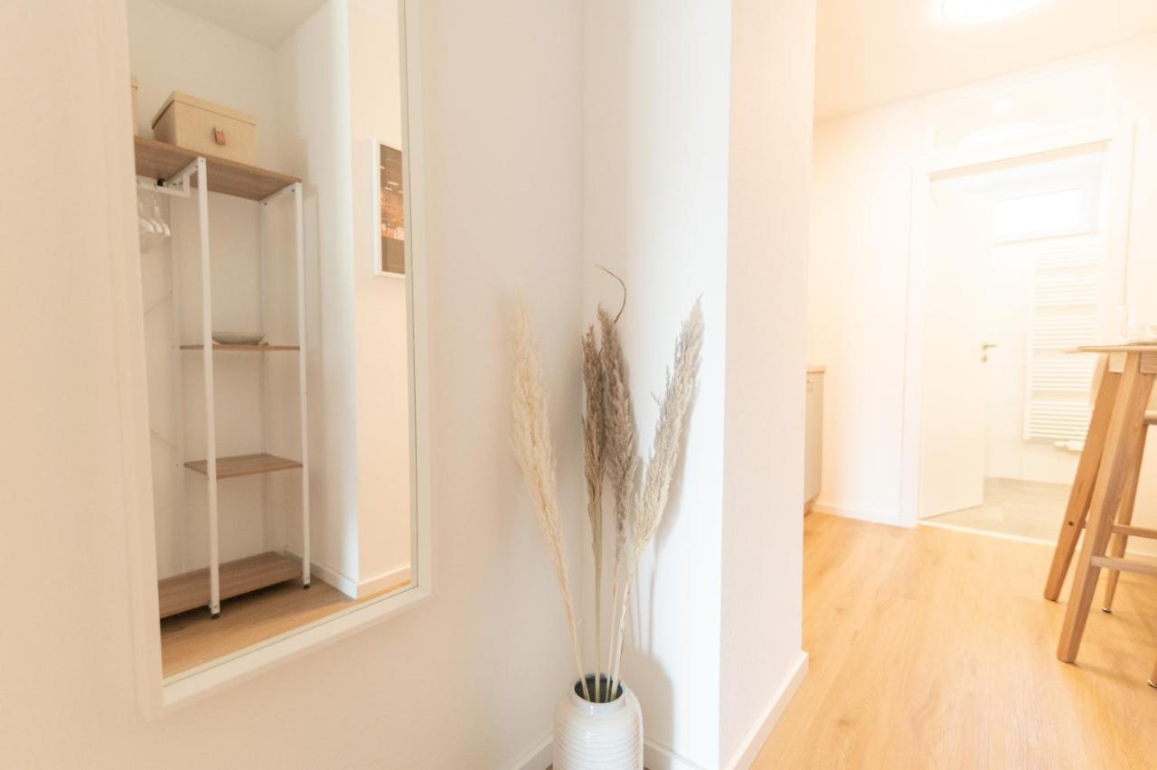 Peter Apartments - Apartment Mit Eigenem Eingang I 30Qm I Zentrale Lage I Bad I Kueche I Terrasse I Tv Φούλντα Εξωτερικό φωτογραφία