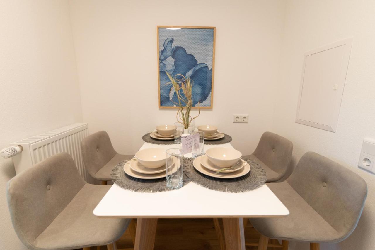 Peter Apartments - Apartment Mit Eigenem Eingang I 30Qm I Zentrale Lage I Bad I Kueche I Terrasse I Tv Φούλντα Εξωτερικό φωτογραφία