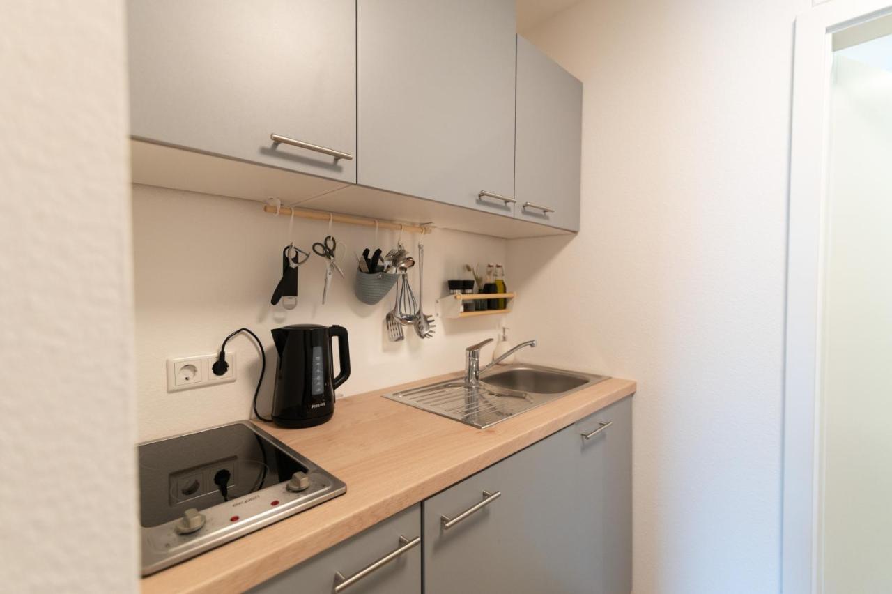 Peter Apartments - Apartment Mit Eigenem Eingang I 30Qm I Zentrale Lage I Bad I Kueche I Terrasse I Tv Φούλντα Εξωτερικό φωτογραφία